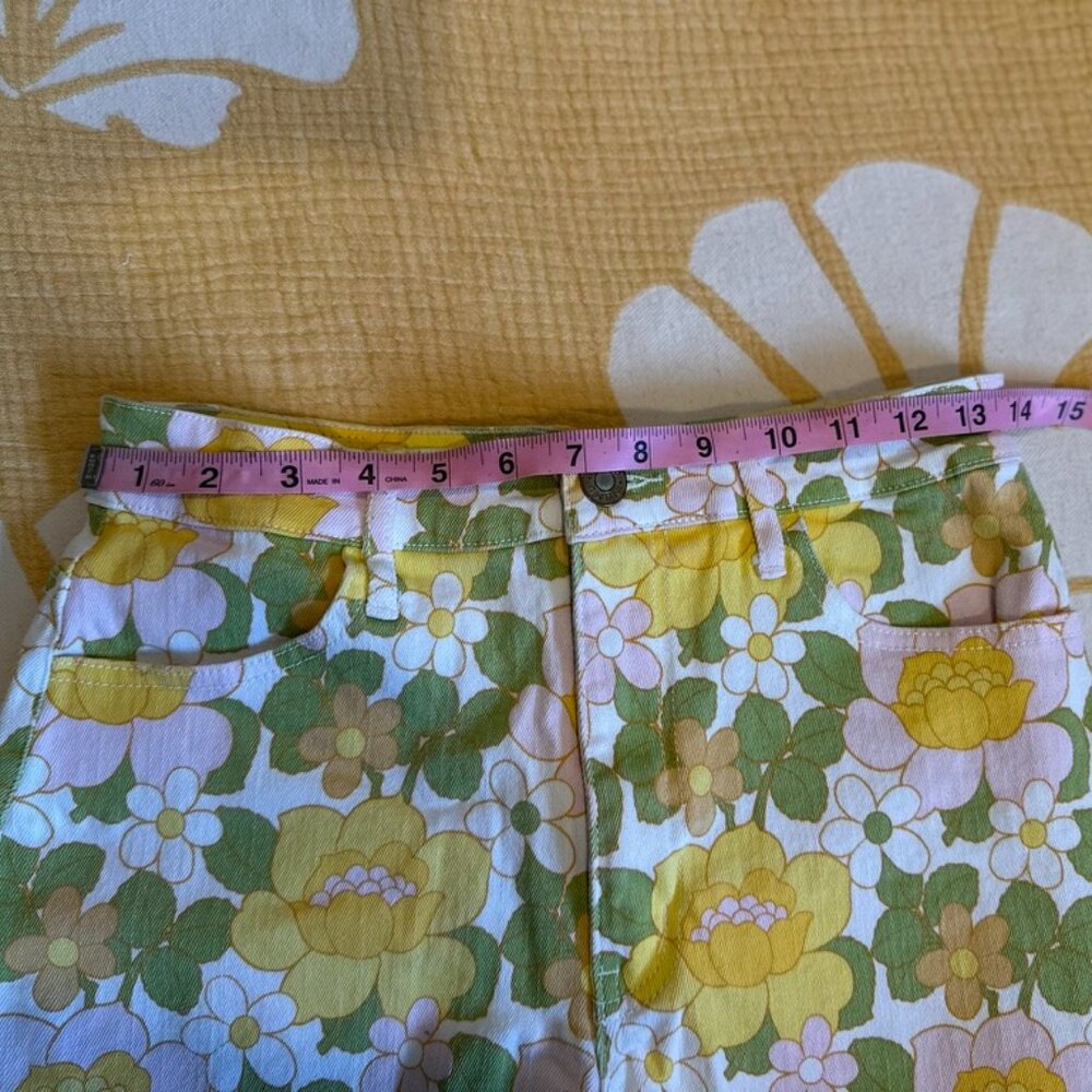 ❌SOLD ON DEPOP❌SHOW ME YOUR MUMU- Arizona High Waisted Shorts - Picture 6 of 8